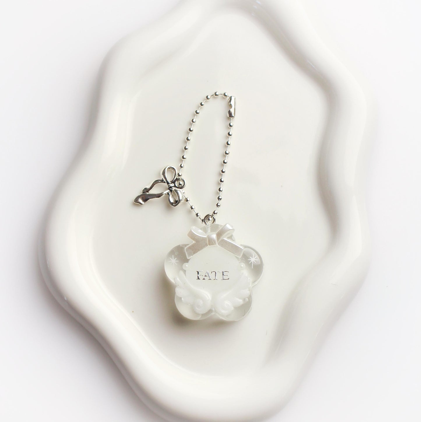 "Fate" flower keychain