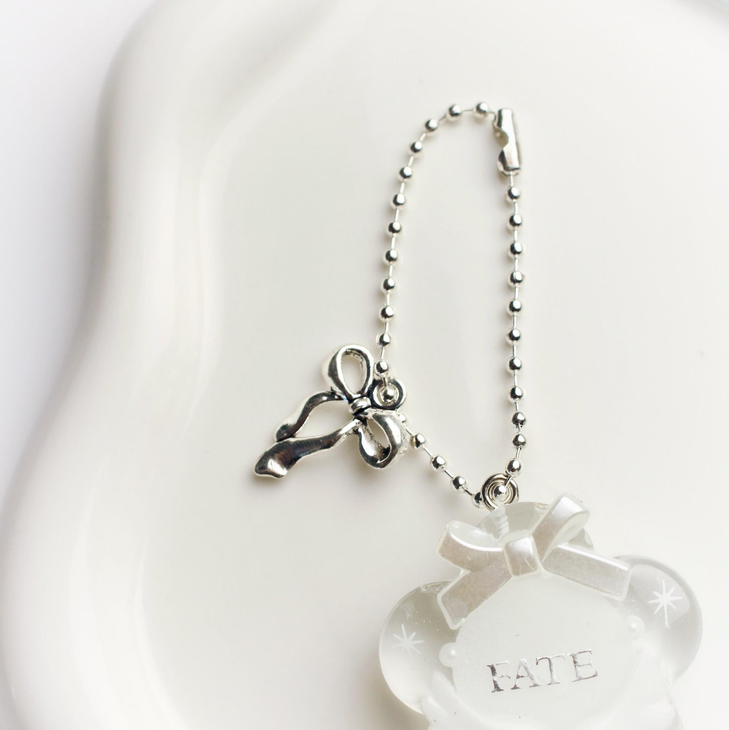 "Fate" flower keychain