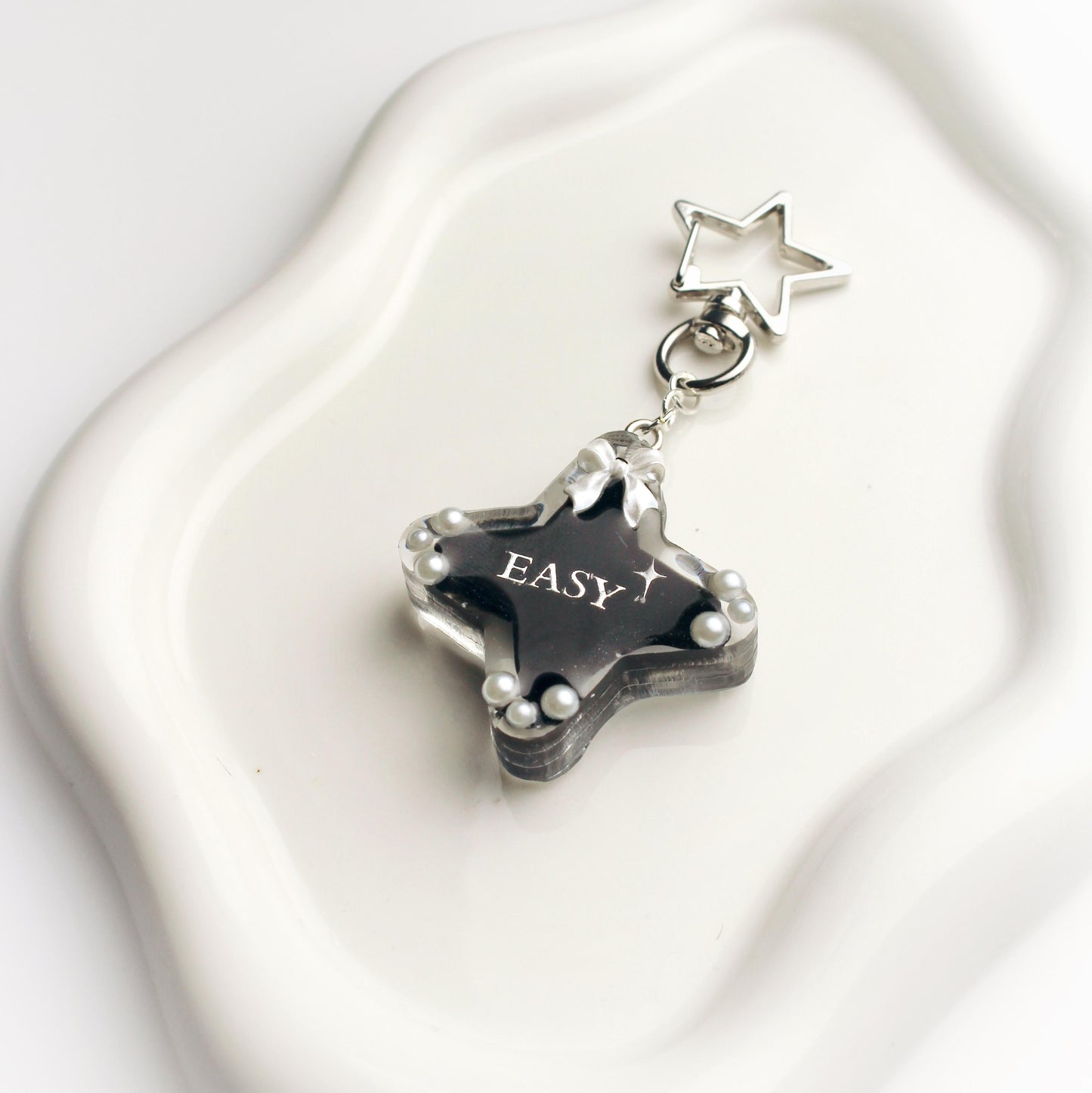 "Easy" star keychain