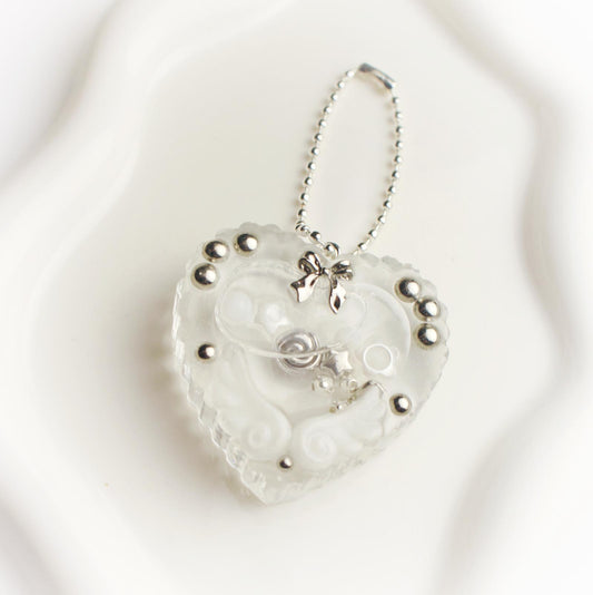 Custom heart resin shaker