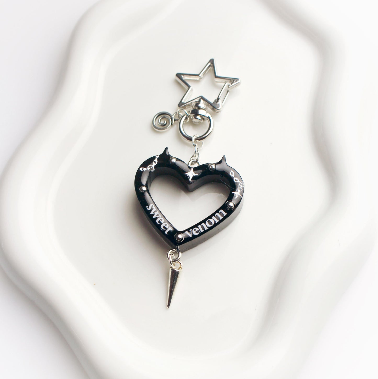 "Sweet venom" heart keychain