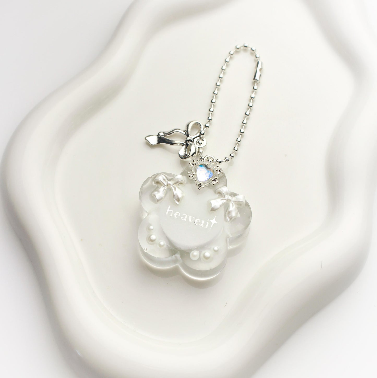 "Heaven" flower keychain