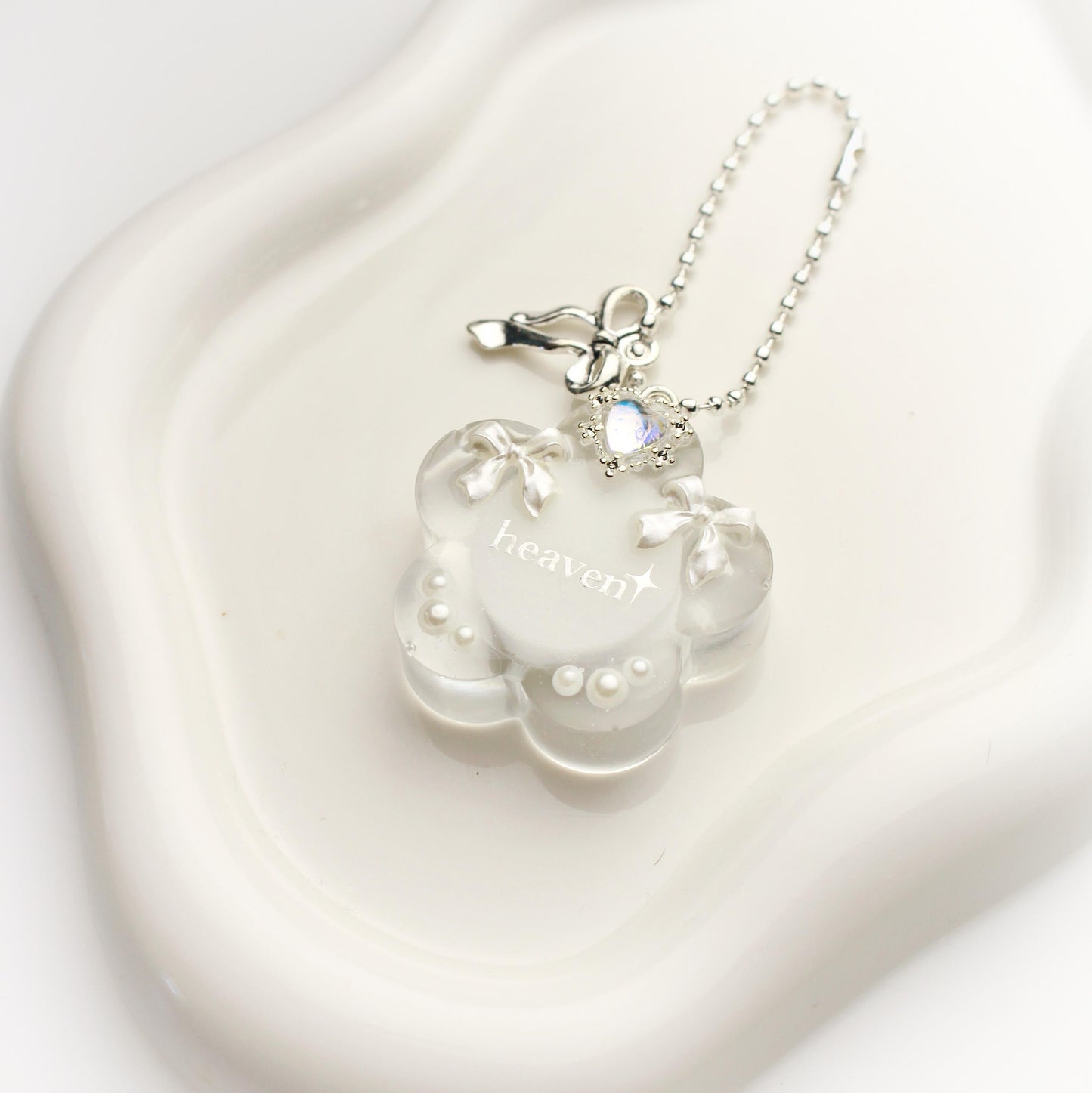 "Heaven" flower keychain