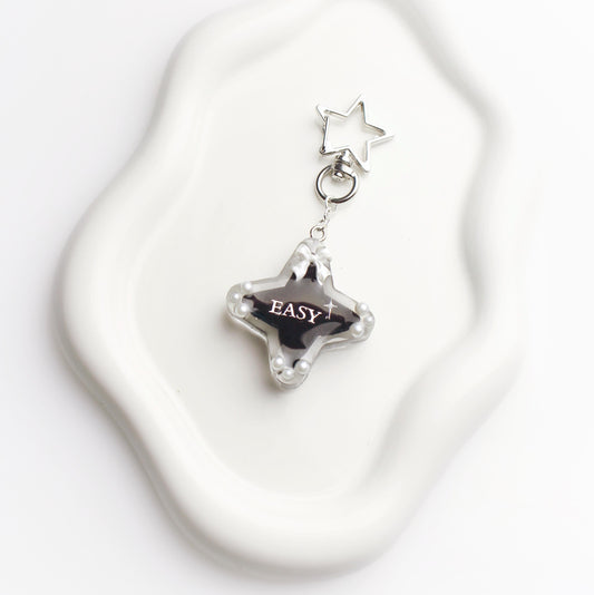 "Easy" star keychain