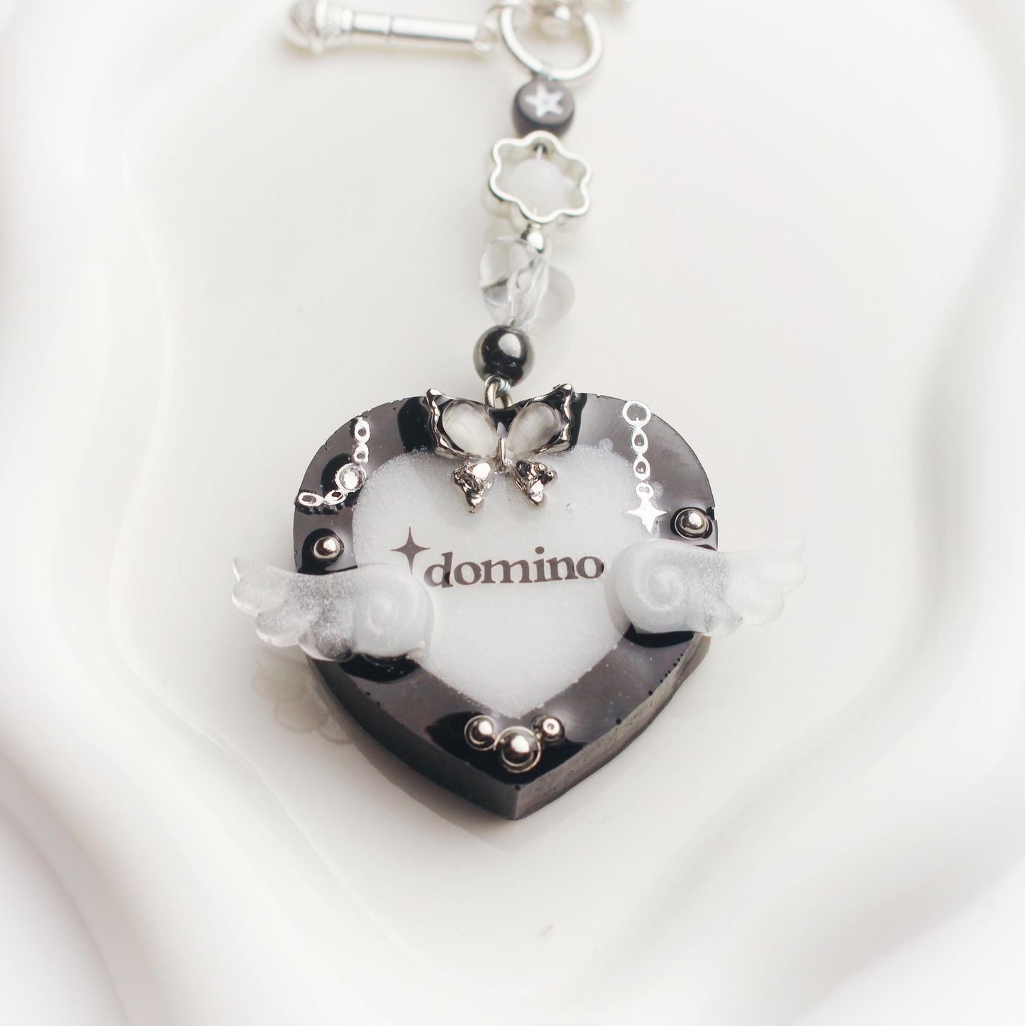 "Domino" heart keychain