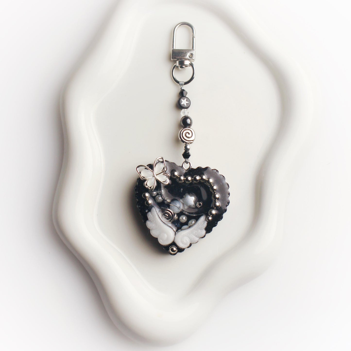 Custom heart resin shaker