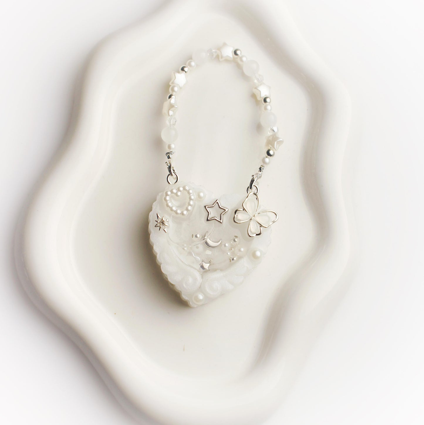 Custom heart resin shaker