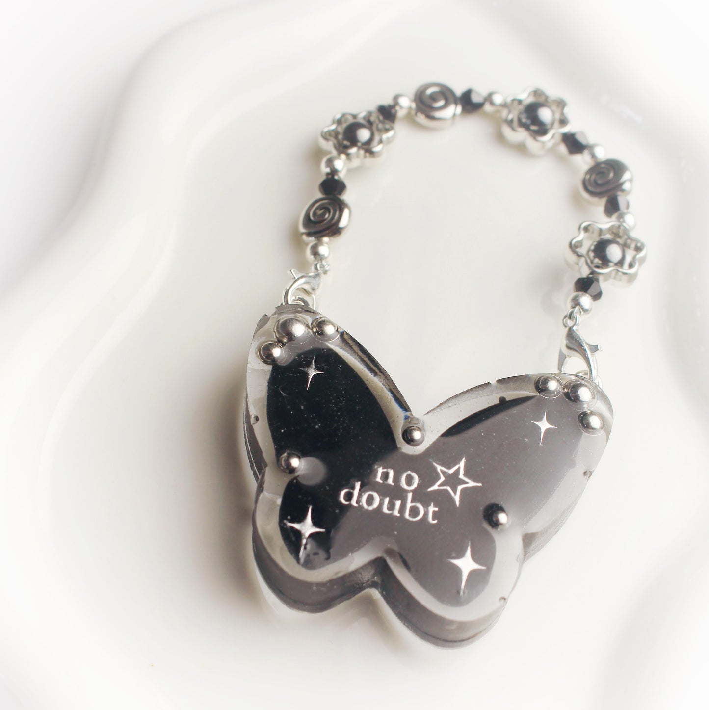 "No doubt" butterfly keychain