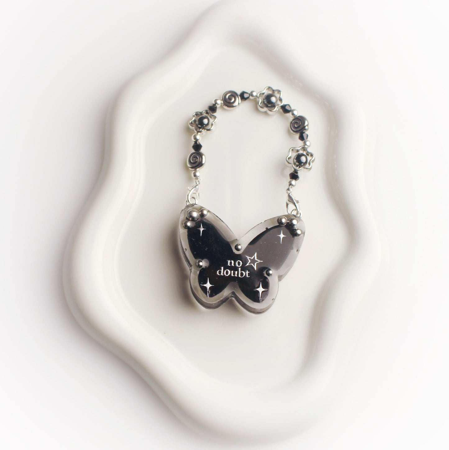 "No doubt" butterfly keychain