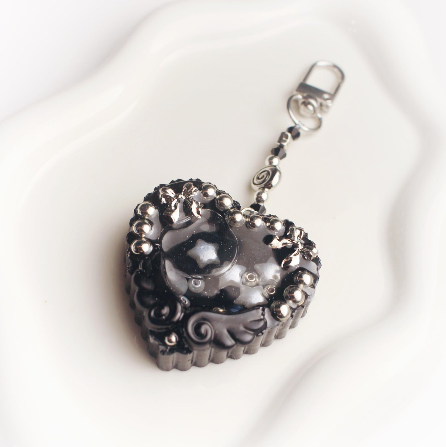 Custom heart resin shaker