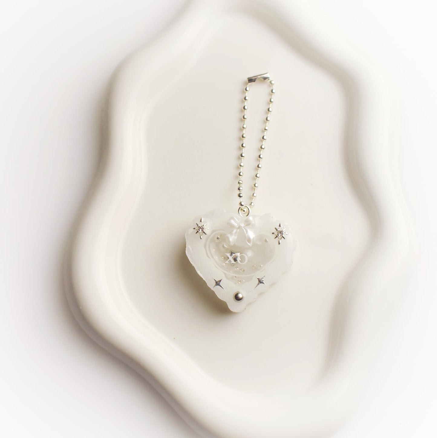 "XO" heart resin shaker