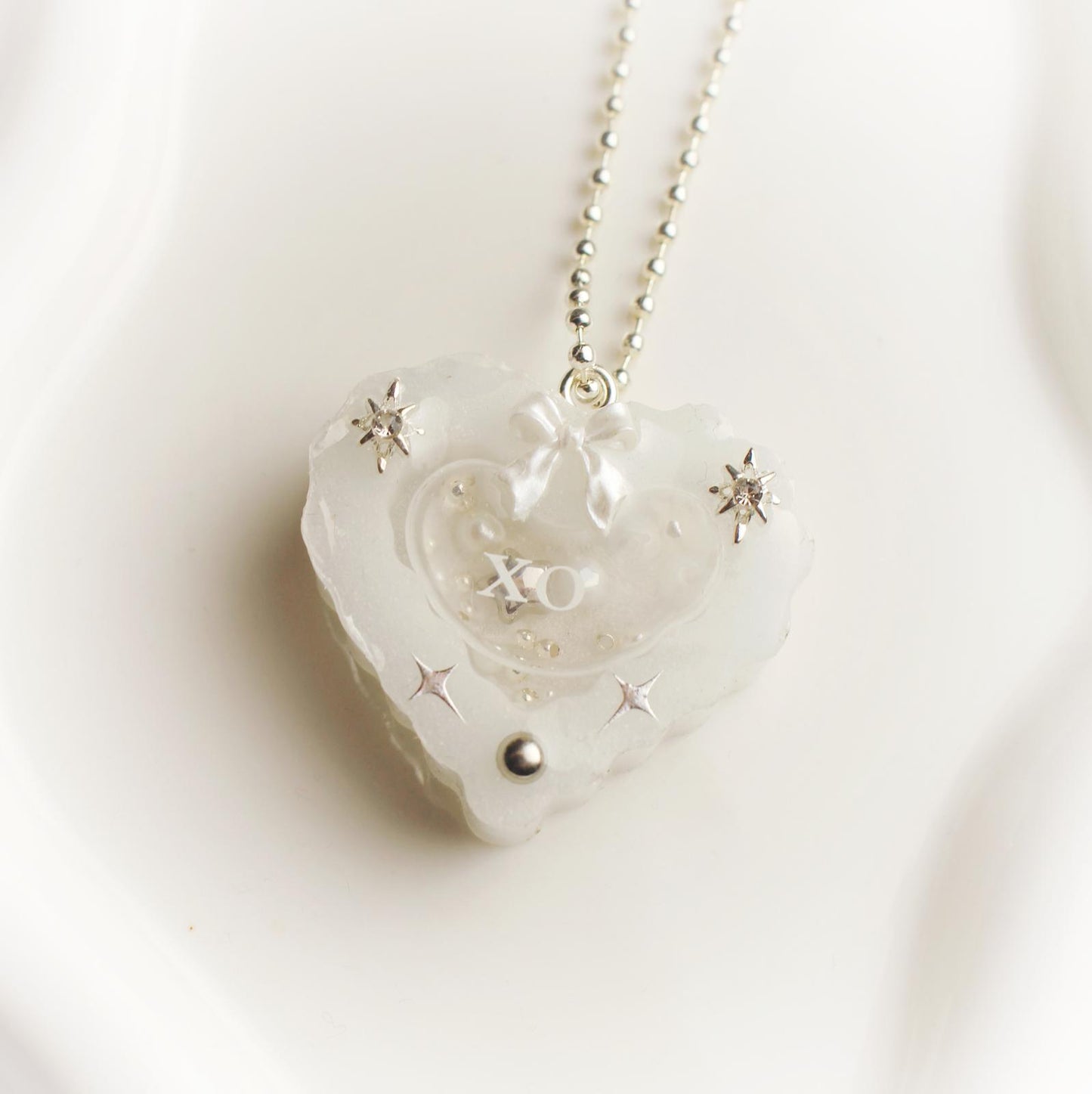 "XO" heart resin shaker