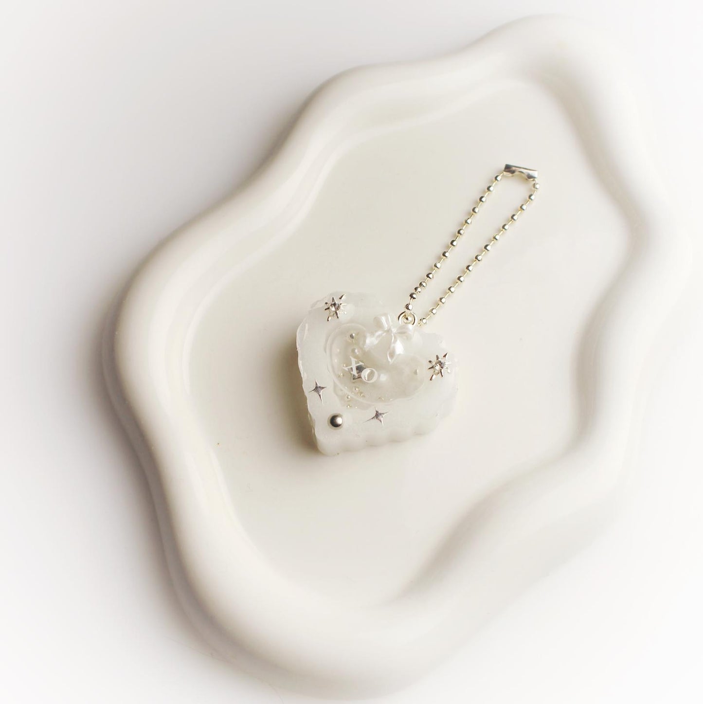 "XO" heart resin shaker