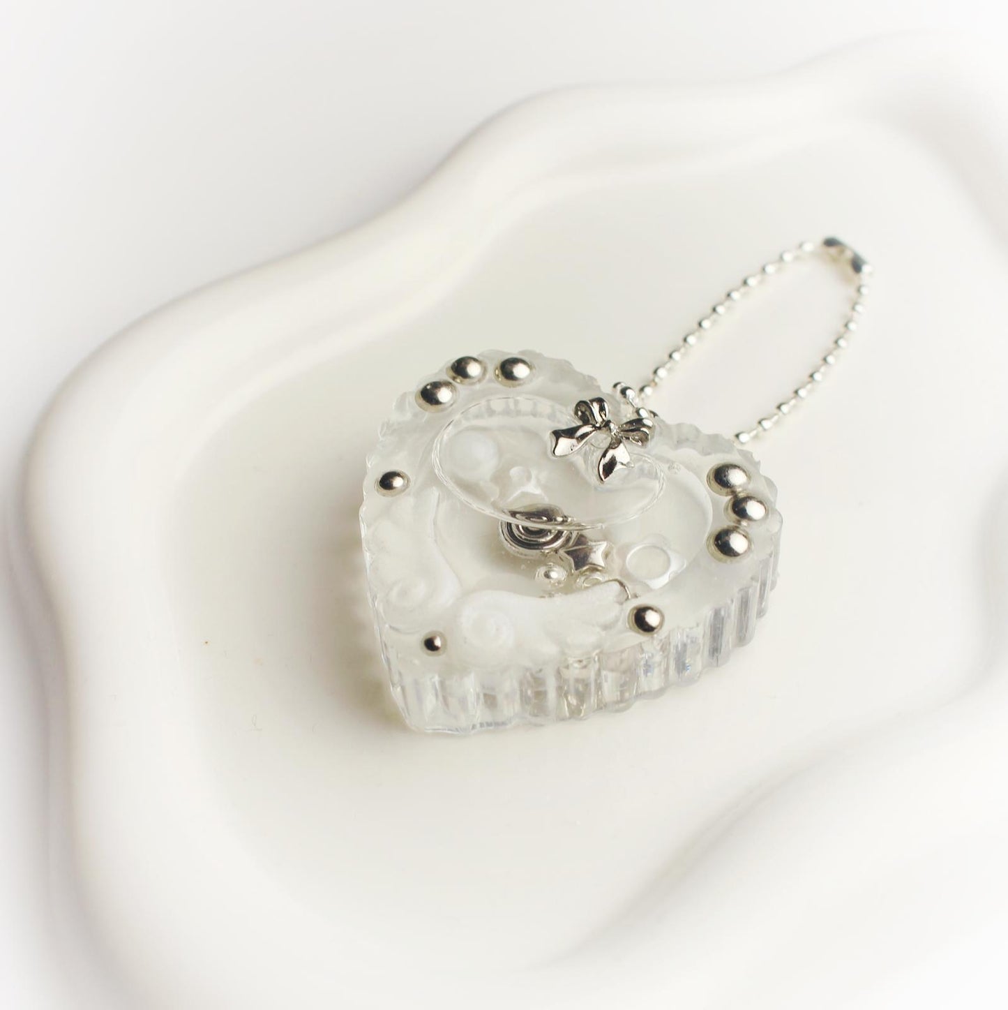 Custom heart resin shaker