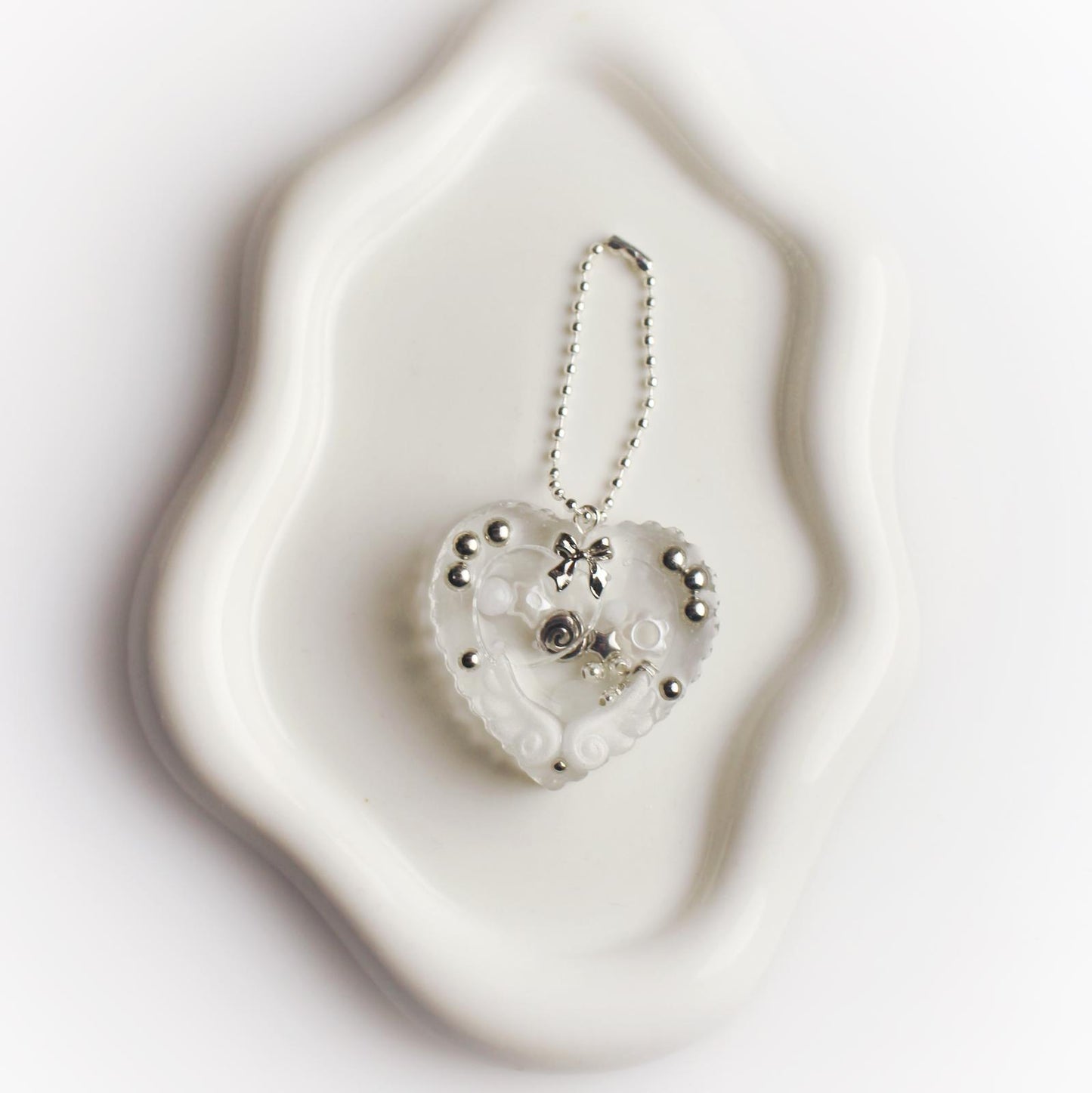 Custom heart resin shaker